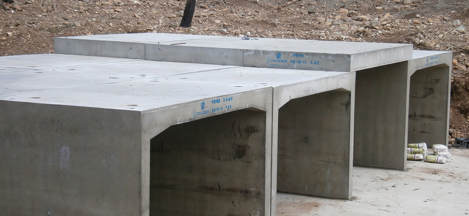 Large box culverts, bases and headwalls - Stresscrete